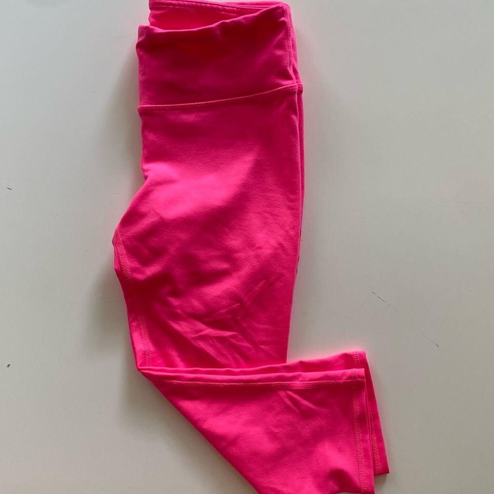 ***SOLD*** Alô Yoga Midi Leggings